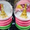 BOLA DE NEVE Torre Eiffel 2 macarons