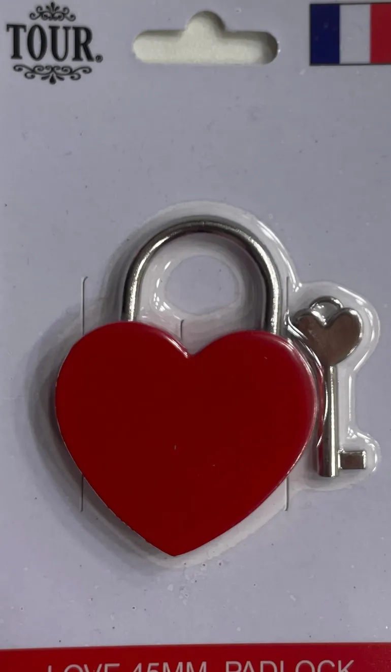 Cadeado de coração vermelho com chave de coração