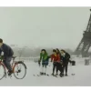 Cartão-postal "esqui em Paris"