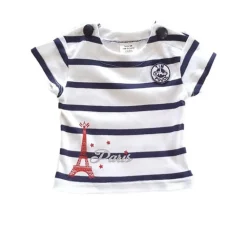 T-shirt Torre Eiffel Paris com boina e calção
